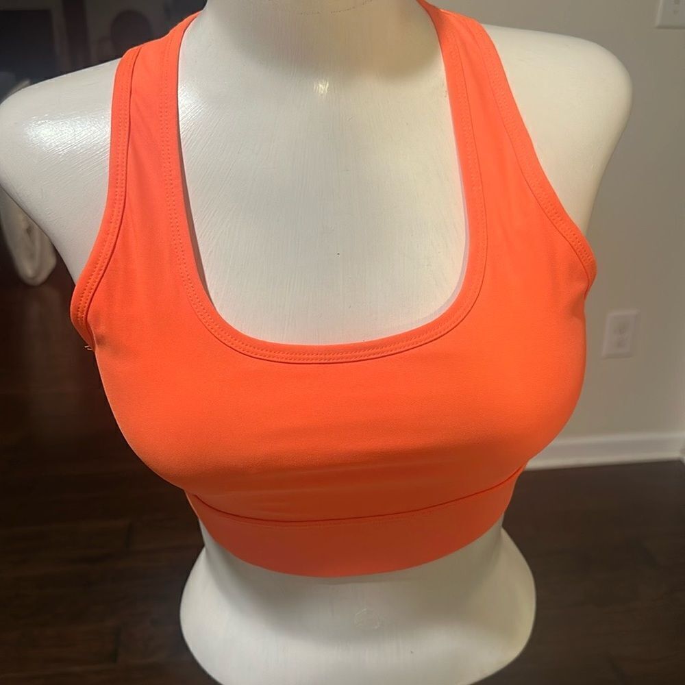 Fabletics ON-THE-GO MEDIUM-IMPACT SPORTS BRA S